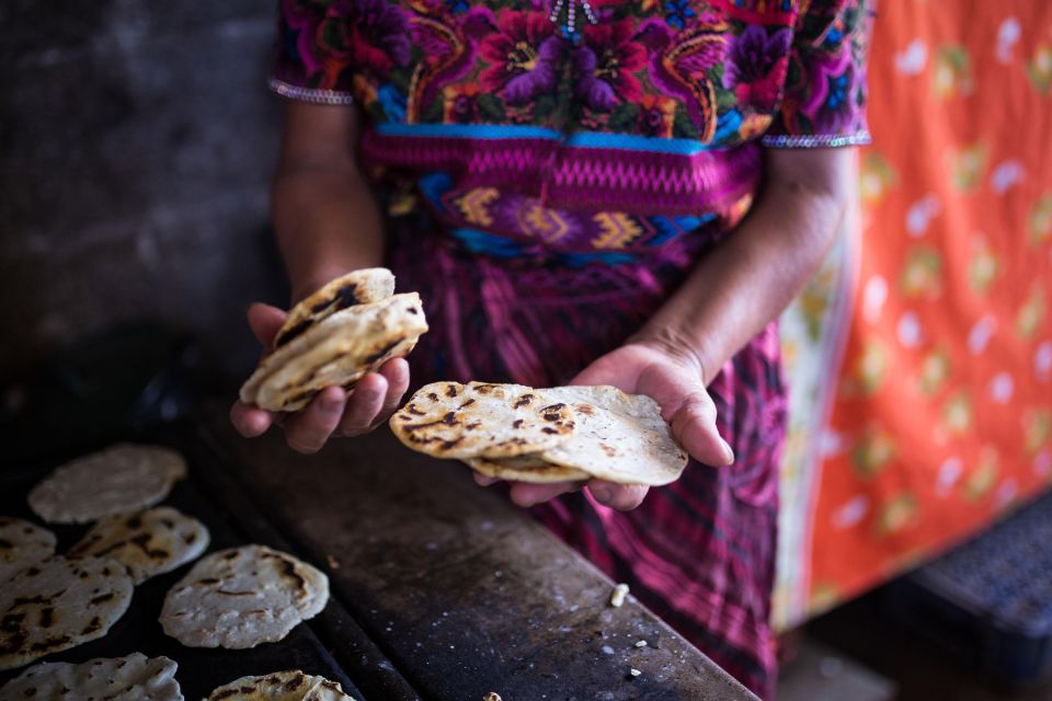 Traditionelle Herstellung guatemaltekischer Tortillas