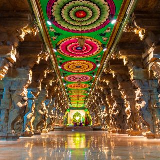 Die tausend Säulenhalle im Meenakshi-Tempel, einem historischen hinduistischen Tempel in der Stadt Madurai in Tamil Nadu.
