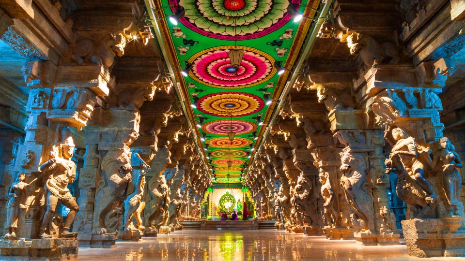 Die tausend Säulenhalle im Meenakshi-Tempel, einem historischen hinduistischen Tempel in der Stadt Madurai in Tamil Nadu.