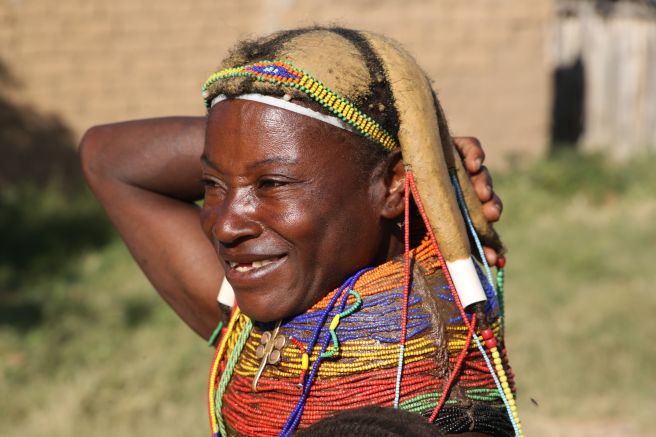 Traditionelle Haartracht der Mwila-Frauen