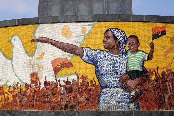 Mural in Luanda © Diamir