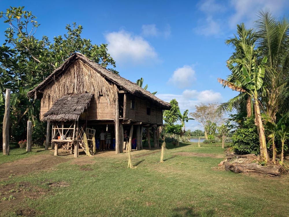 Traditionelles Haus in Papua-Neuguinea