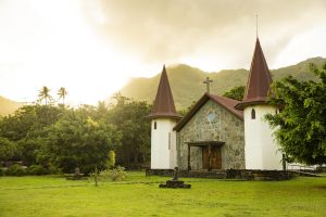 Kirche auf Nuku Hiva in Französisch-Polynesien