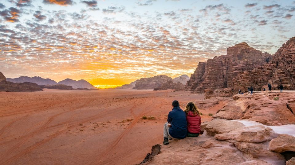 Sonnenuntergang in der Wadi Rum Wüste