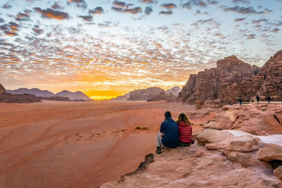 Sonnenuntergang in der Wadi Rum Wüste