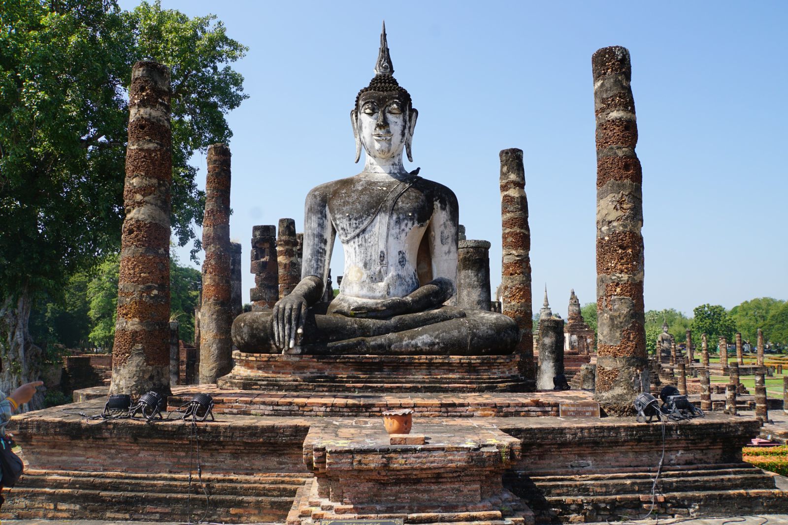 Große Buddha-Statue im Geschichtspark von Sukhothai