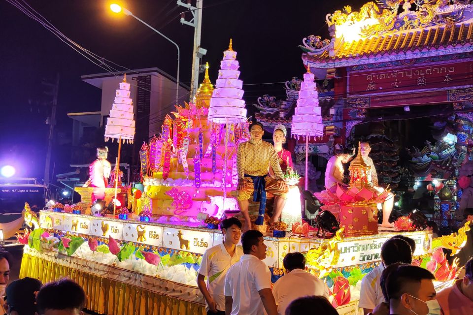 Parade zum Vollmondfest Loy Kratong in Chaing Mai
