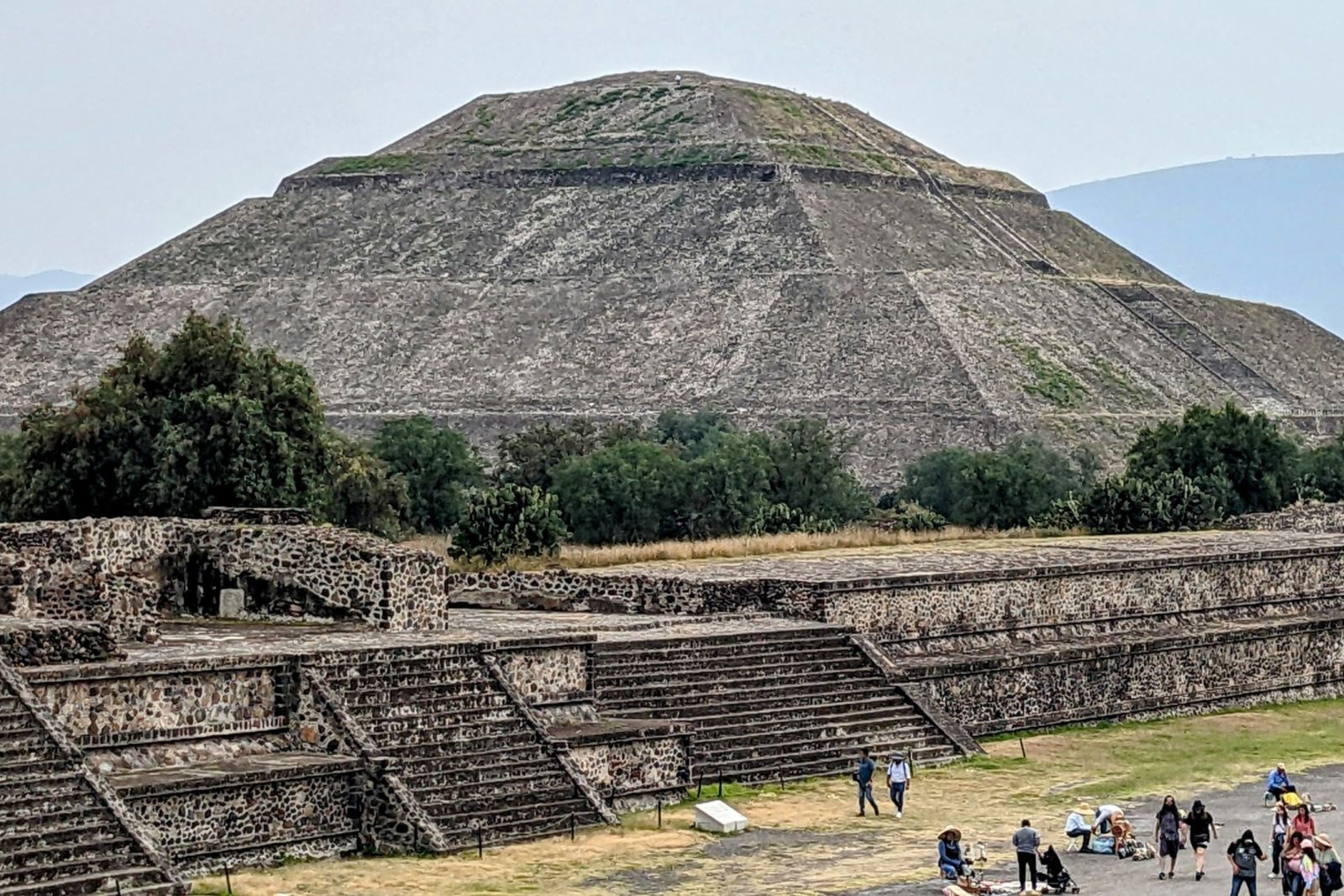 Teotihuacán – Blick auf den Sonnentempel