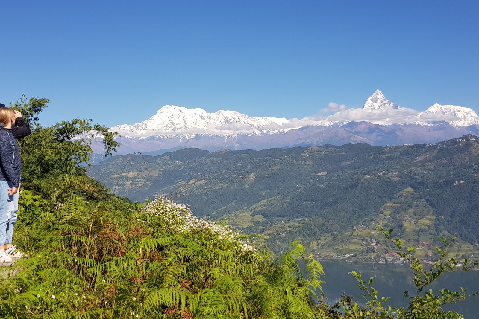 Von Pokhara Blick auf die traumhafte Bergkulisse