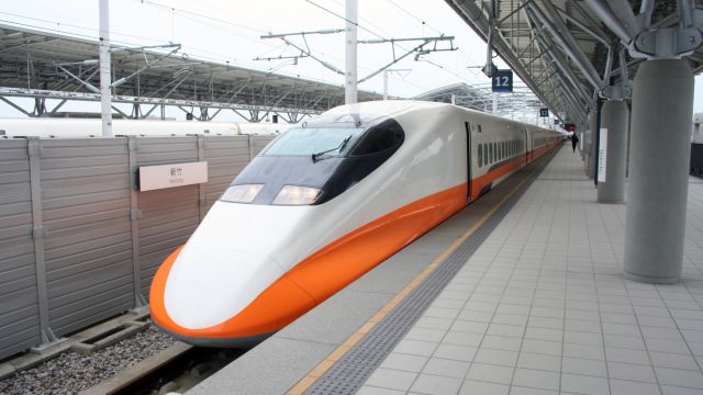 Taiwan High Speed Train - mit 350 km/h durchs Land