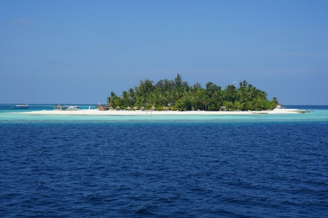 Ein kleines Strandresort auf den Malediven © Diamir