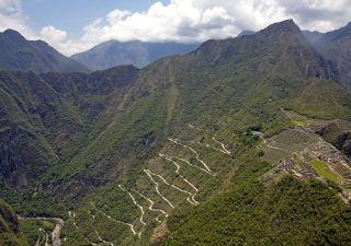 Serpentinenstraße nach Machu Picchu