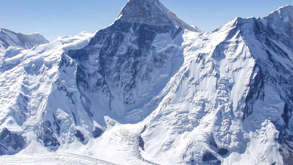 Khan Tengri (7010 m) - das "Matterhorn des Tienschan" von Norden
