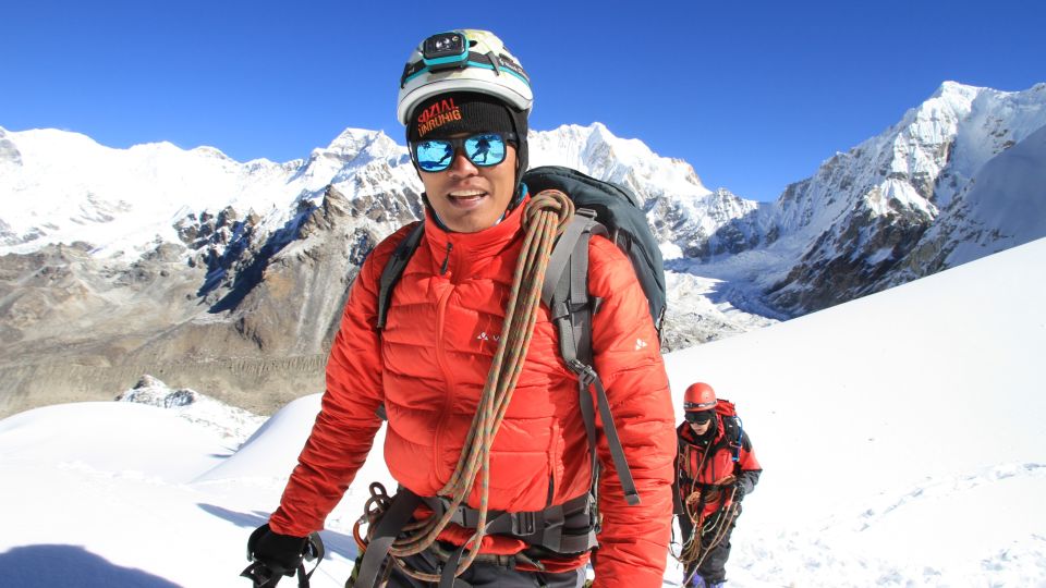 Unser Guide Darinji Sherpa unterwegs am Nirekha Peak