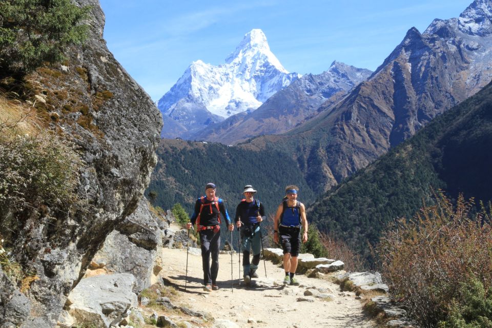 Beim Trekking im Everestgebiet sieht man oft die kühne Ama Dablam
