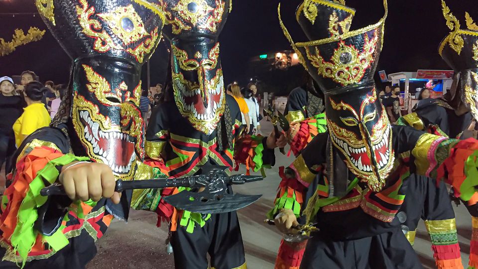 Nicht ohne Grund trägt das Festival den Namen Phi Ta Khon – Geisterfestival. Grusel garantiert!