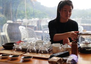 Bei einer Teezeremonie in Maokong bietet sich die Möglichkeit die Vielfalt der asiatischen Kultur zu schmecken.