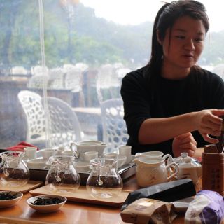 Bei einer Teezeremonie in Maokong bietet sich die Möglichkeit die Vielfalt der asiatischen Kultur zu schmecken.