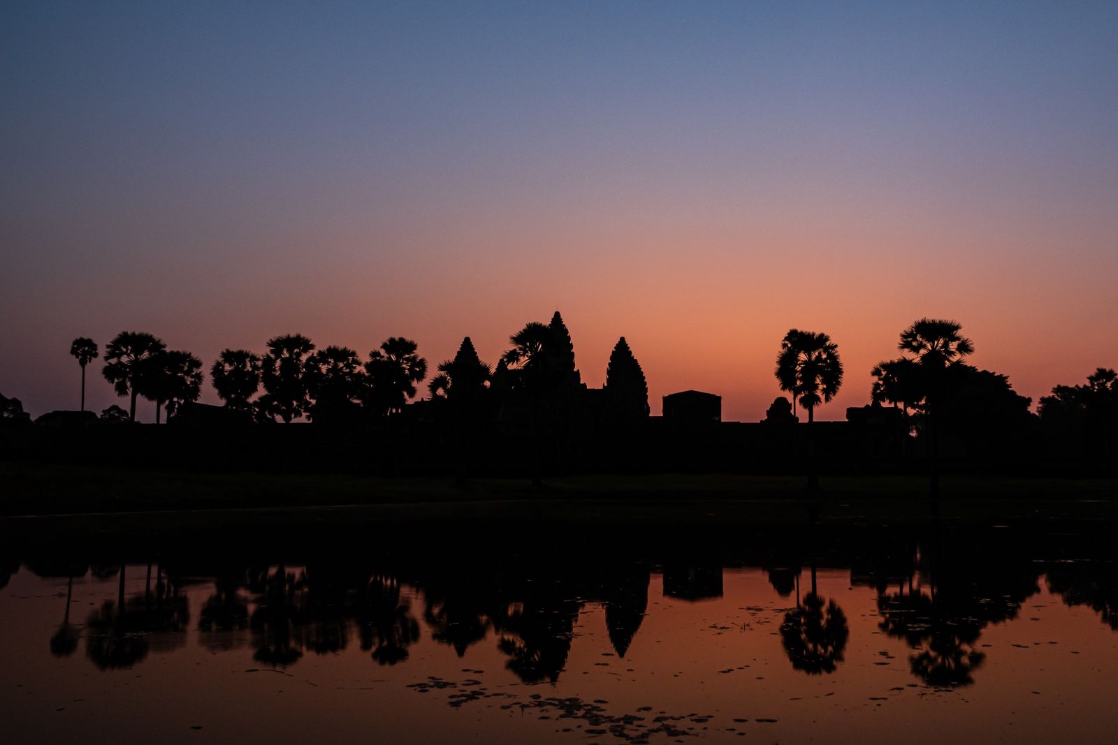 Sonnenaufgang über dem Angkor Wat in Kambodscha