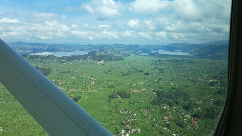 Im Kleinflugzeug von Kisoro nach Entebbe
