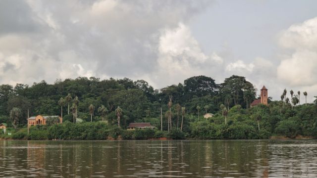 Bootsfahrt auf dem Ogooue-Fluss