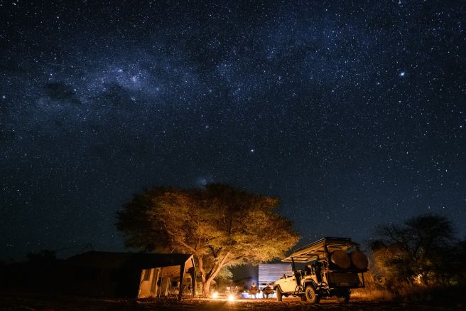 Unterm Sternenhimmel der Kalahari: unser Camp und die Milchstraße, Kgalagadi Transfrontier Park
