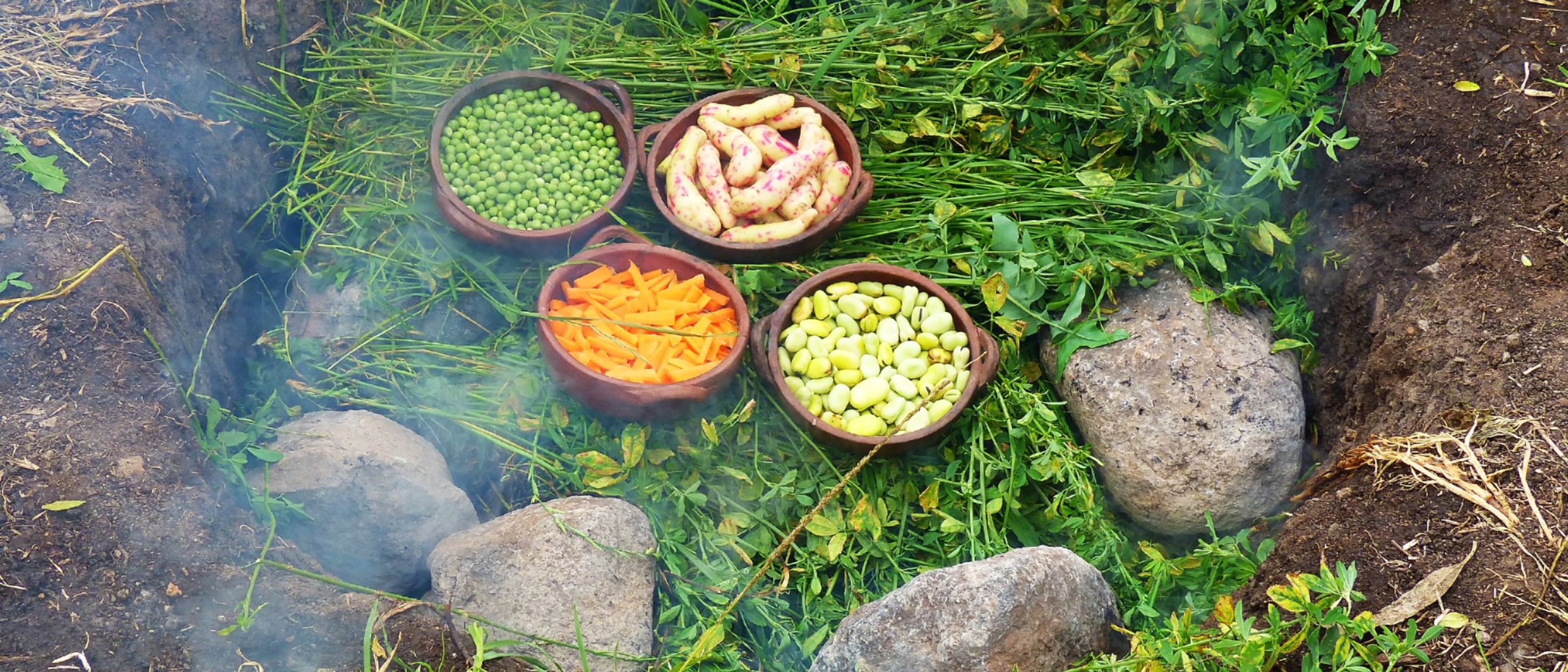 Kochen auf erhitzten Steinen, Ritual und Essen der Pachamanca