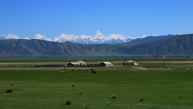 Blick zur Pyramide des Khan Tengri