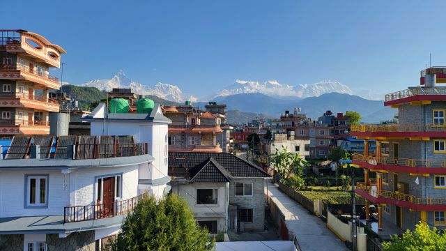Pokhara mit Blick auf die Berge