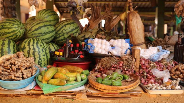 Bunter Markt in Uganda