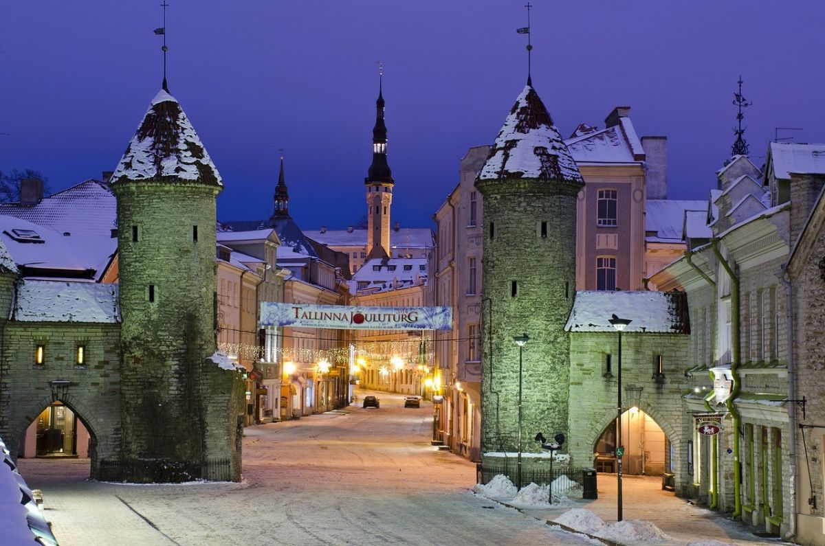 Tallinn im Winter-Lichterglanz