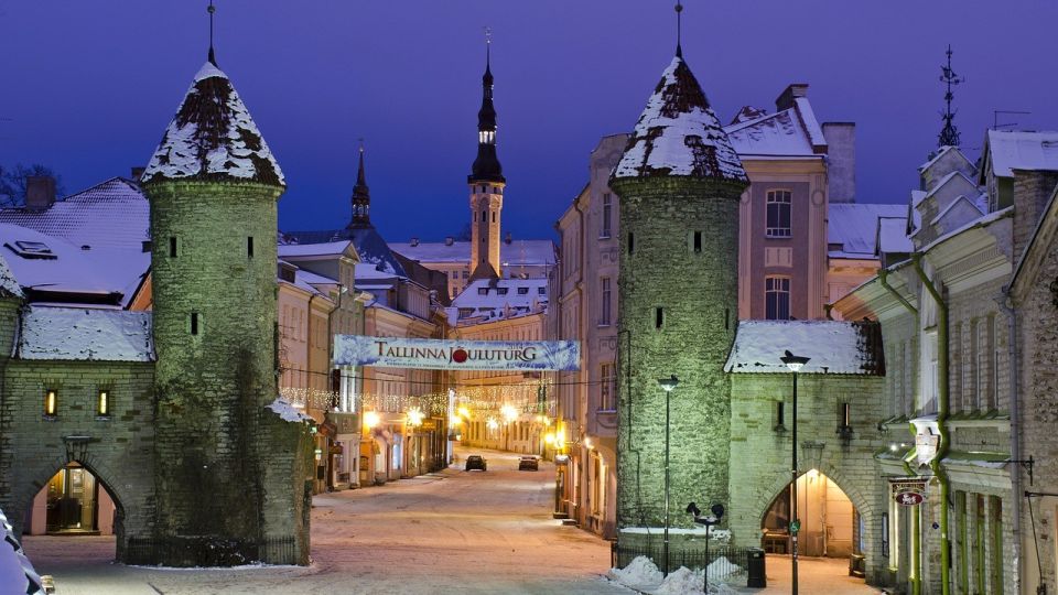Tallinn im Winter-Lichterglanz