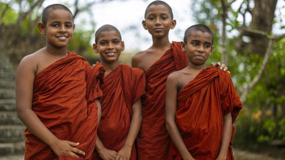 Junge Mönche in Sri Lanka
