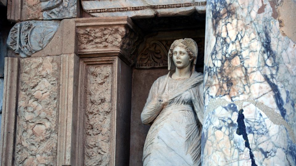 Skulptur in Ephesos