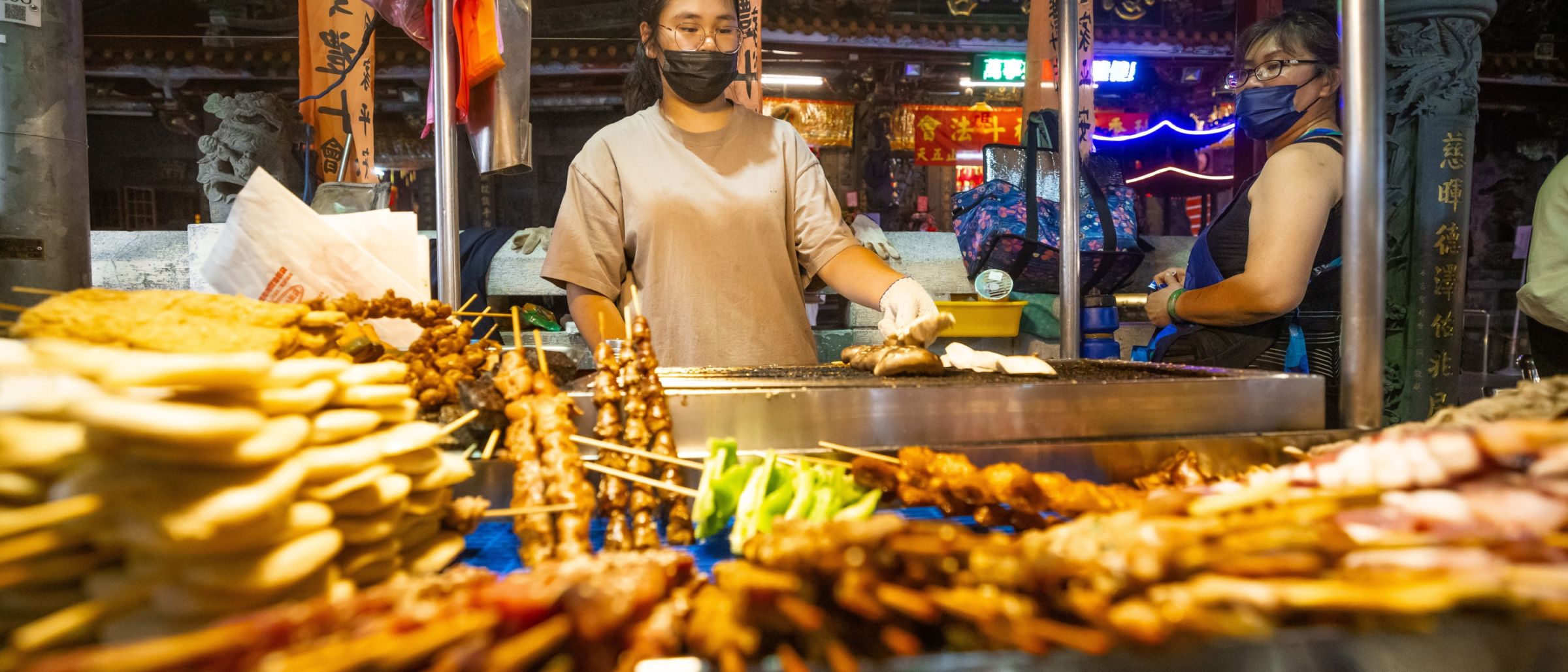 Stände mit frischem Streetfood in Taipeh