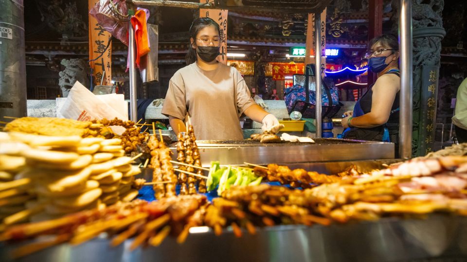 Stände mit frischem Streetfood in Taipeh