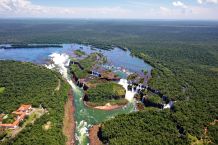 Die Iguazu-Wasserfälle aus der Luft
