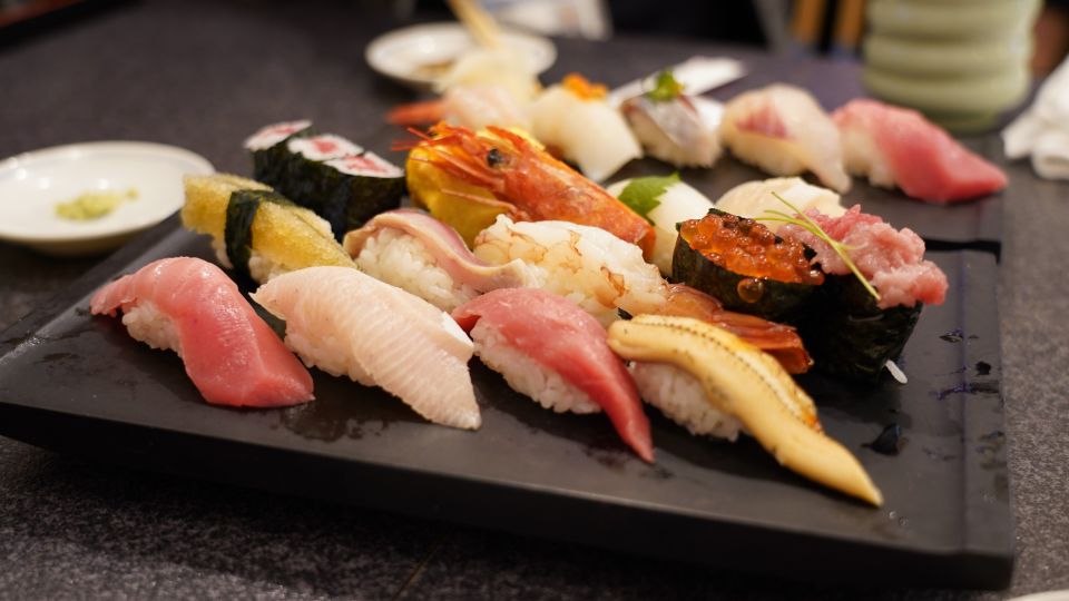 Fangfrisches Sushi-Frühstück in Tokio