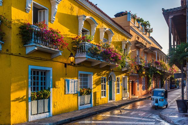 Straße in der Altstadt von Cartagena, Kolumbien