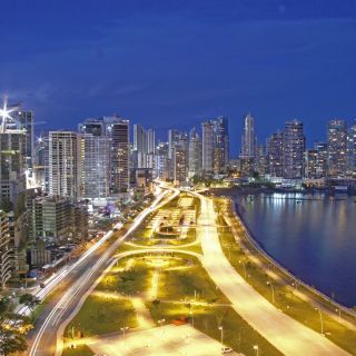 Panama-Stadt bei Nacht