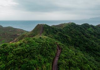 Berglandschaft und Meer in Taiwan