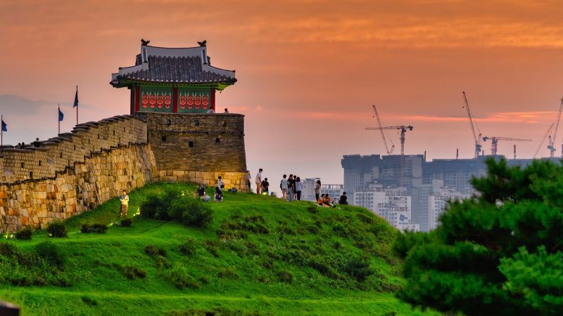 Festung von Suwon bei Sonnenuntergang