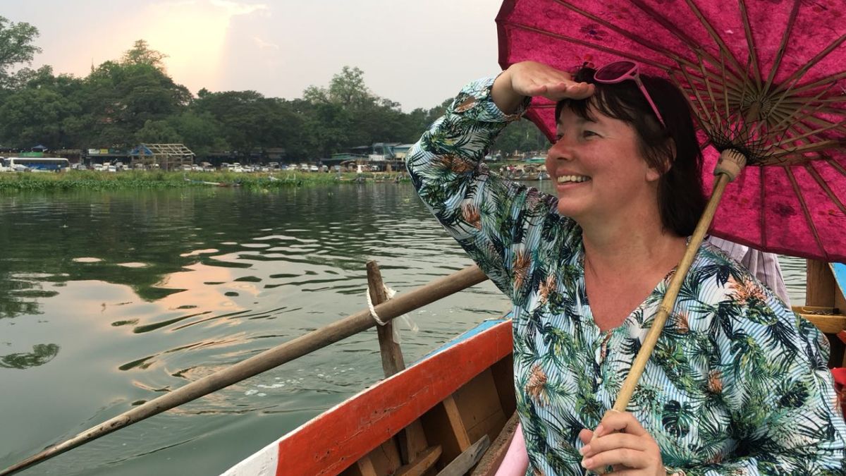 Annette unterwegs auf dem Inle-See in Myanmar (2018)